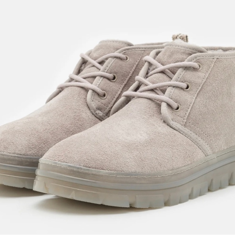 UGG